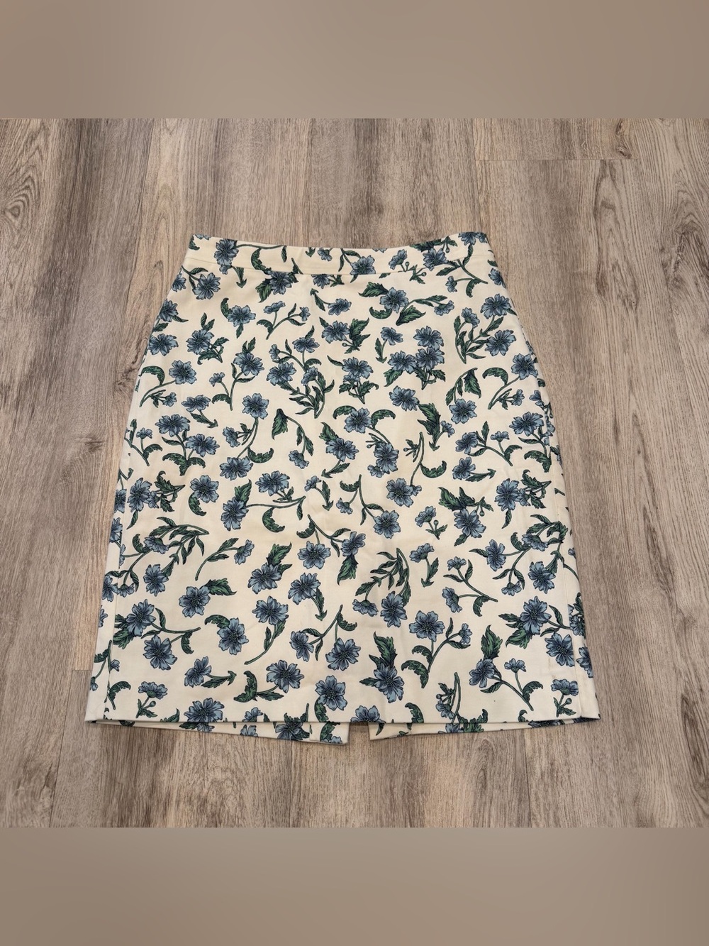 J.Crew Blue Floral Pencil Skirt Size 6 Ivory Back Zip